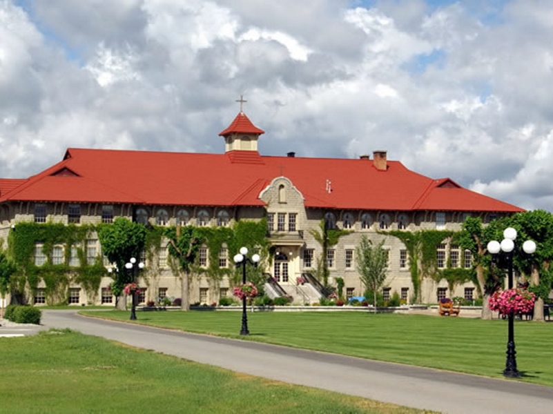 Golf Packages at St Eugene Mission Resort